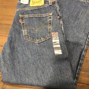 New 550 men’s Levi